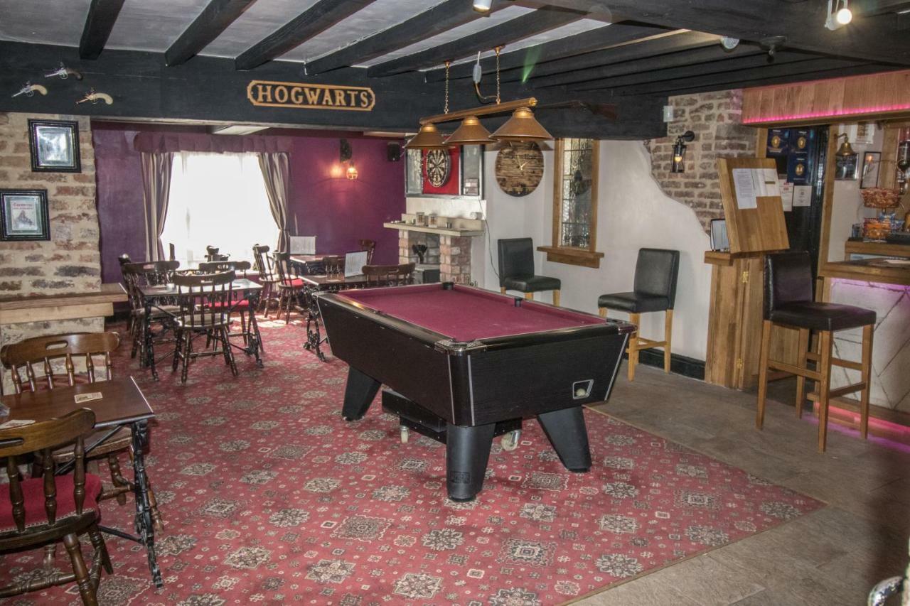The Cabin Saracens Head チャペル・セント・レオナルズ エクステリア 写真