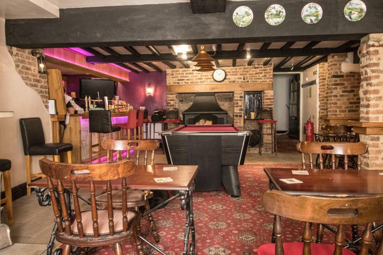 The Cabin Saracens Head チャペル・セント・レオナルズ エクステリア 写真