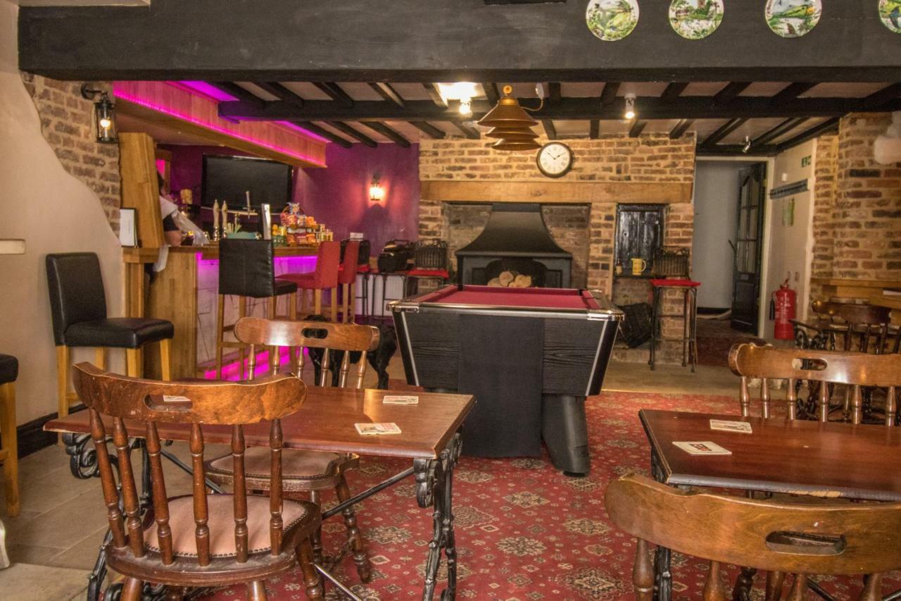 The Cabin Saracens Head チャペル・セント・レオナルズ エクステリア 写真