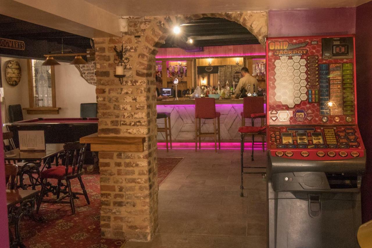 The Cabin Saracens Head チャペル・セント・レオナルズ エクステリア 写真