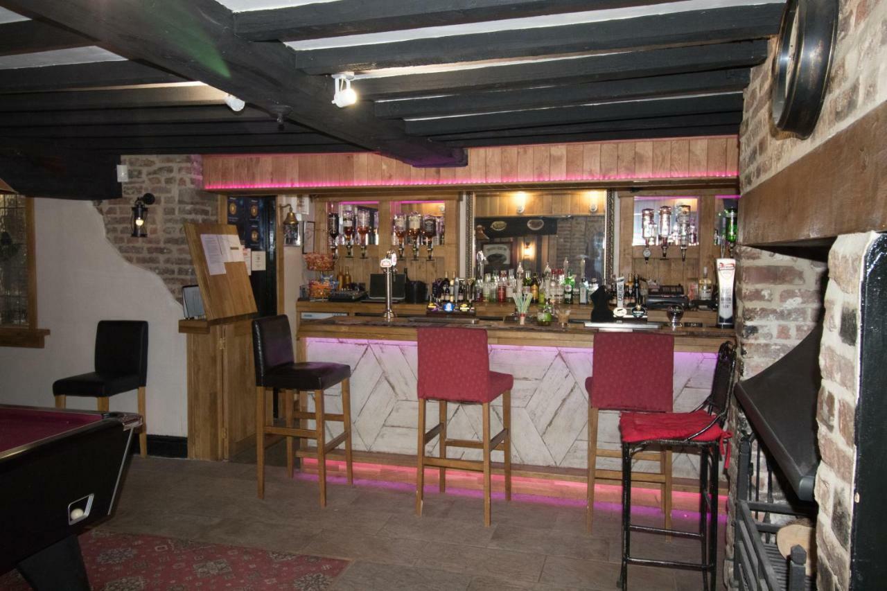 The Cabin Saracens Head チャペル・セント・レオナルズ エクステリア 写真